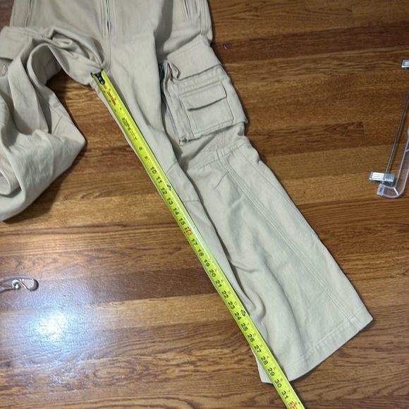 C2H4 Men’s Beige Khaki Construction Cargo Pants Size Medium - Picture 16 of 16